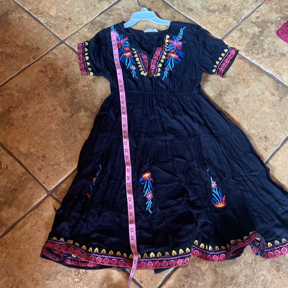 DONATED Solitaire Black Midi Dress with Vibrant Embroidery - Picture 8 of 9